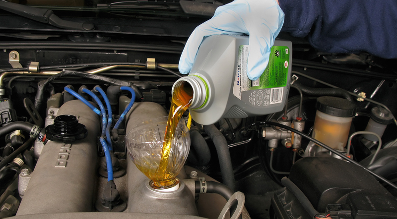 Illustration for article titled Ten Tools To Keep In Your Beater Car At All Times